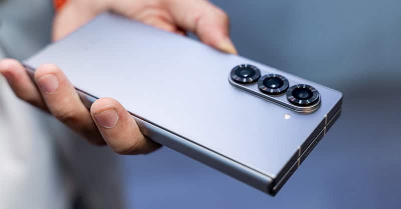 Samsung Galaxy Z Fold6 Slim Specs: 12GB RAM, 50MP Cameras!